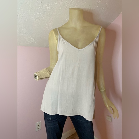 Entro Double V-Neck Tank - Picture 5 of 11